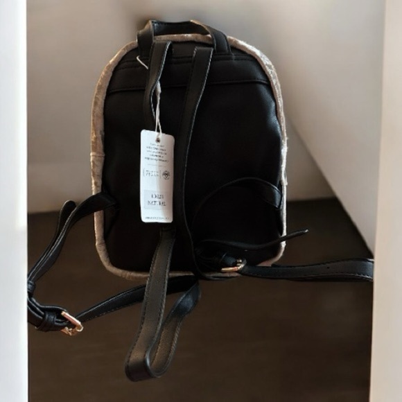 Urban Expressions Quilted Velvet Backpack in Cream - Picture 3 of 7